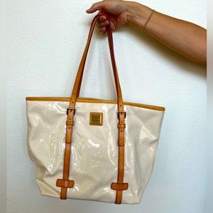 White Patent Leather Dooney and Bourke Purse